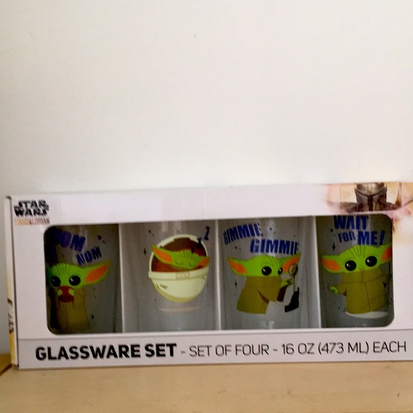 The Madalorian baby Yoda set of 4 glassware set - Picture 1 of 2